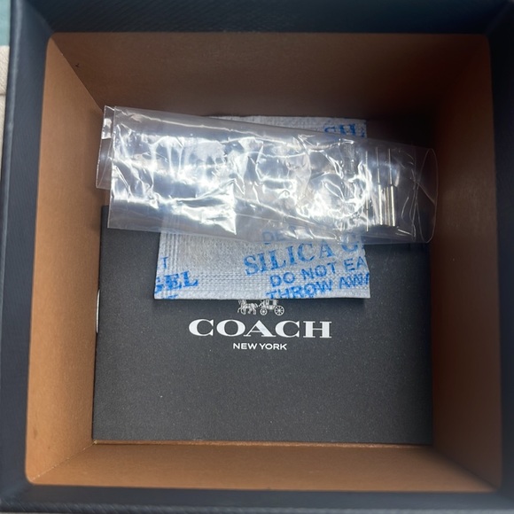 New watch coach, rose gold - Picture 3 of 4